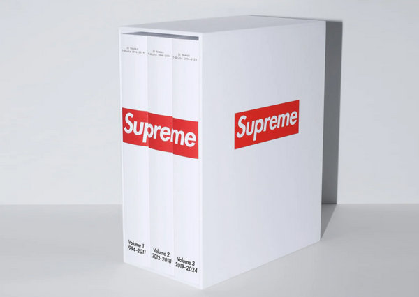 Supreme《30年: T恤1994-2024》纪念书籍发布
